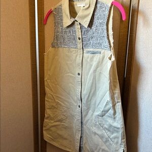 Gilded Intent Gray and tTan Sleeveless Raw Edge Jacket XS